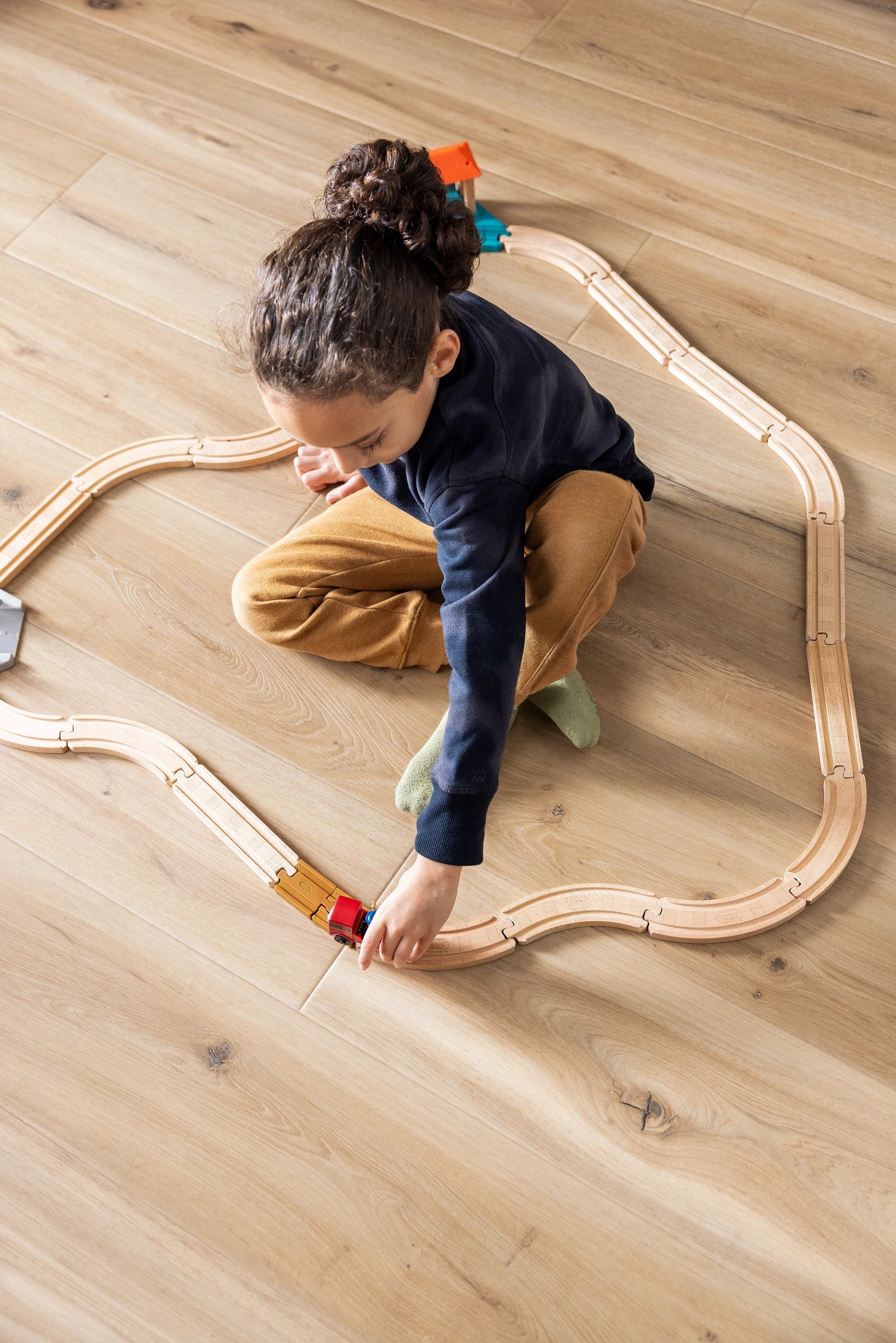 Calypso Oak waterproof flooring in a living room